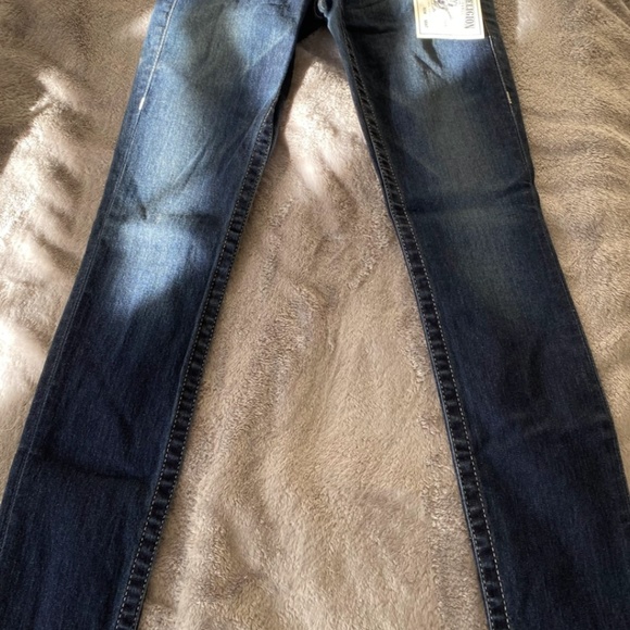 NWT True Religion "Legging" Low-Waisted Jeans - Picture 3 of 7